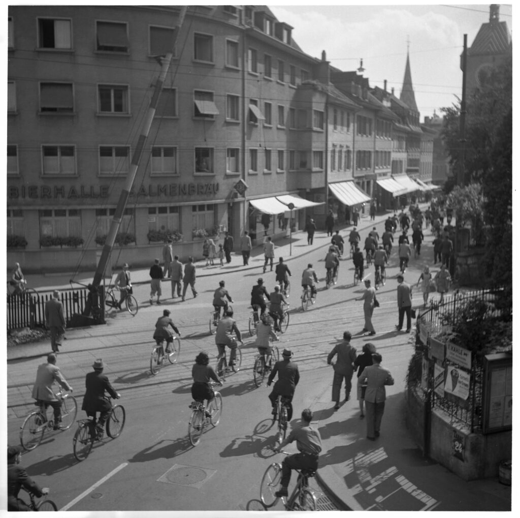 Veloverkehr 1951 Brugger Strasse in Baden